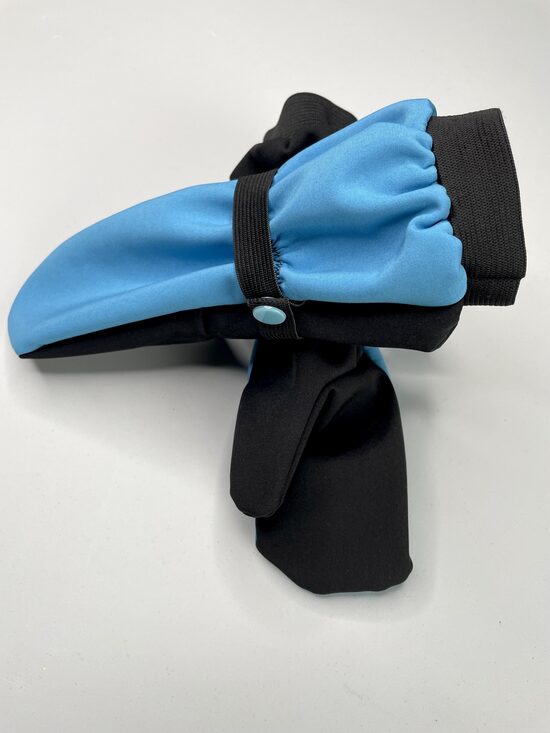 Starpsezonu Softshell gaiši zili cimdi. Garie