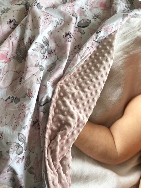 Minky sedziņa peonijas 